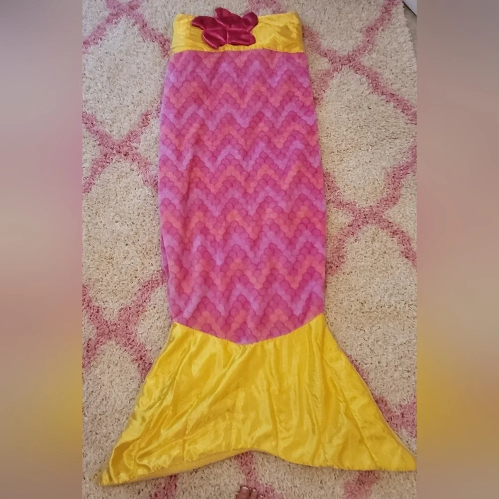Snuggie Mermaid Tail Blanket